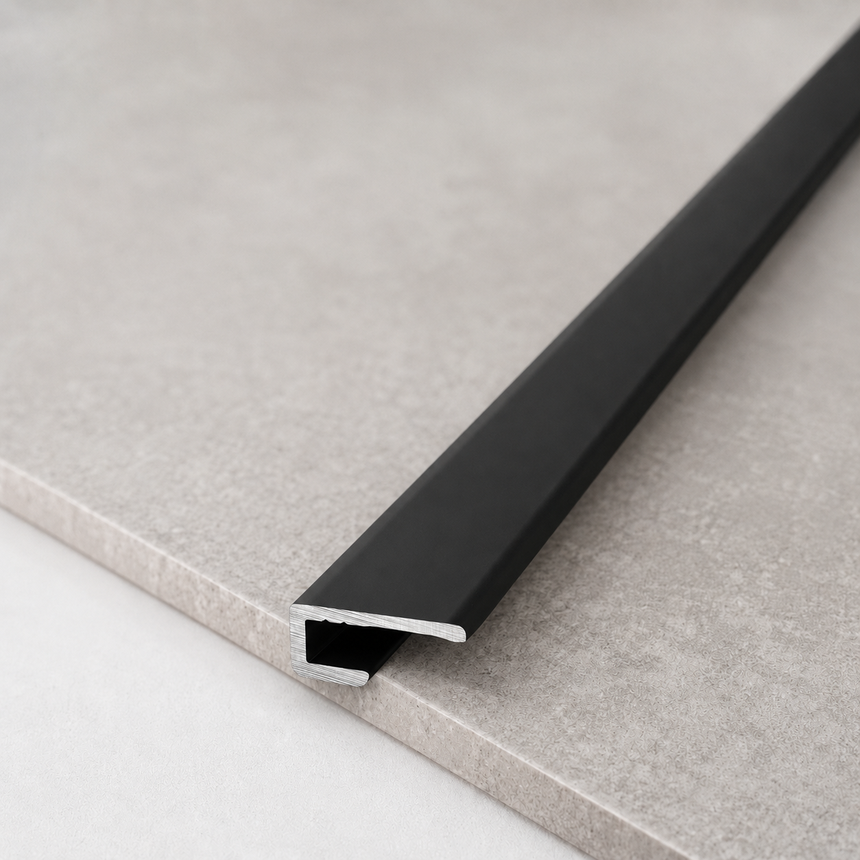 Lumena Aesthetics Abschlussleiste – Aluminium für 2,5-mm-Wandpaneele, 3 m