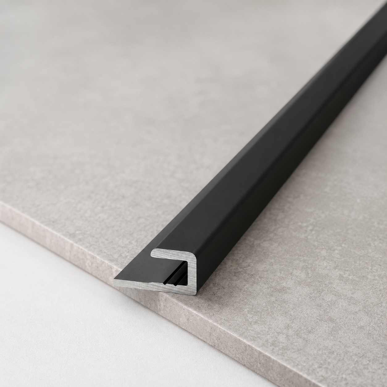 Lumena Aesthetics Abschlussleiste – Aluminium für 2,5-mm-Wandpaneele, 3 m